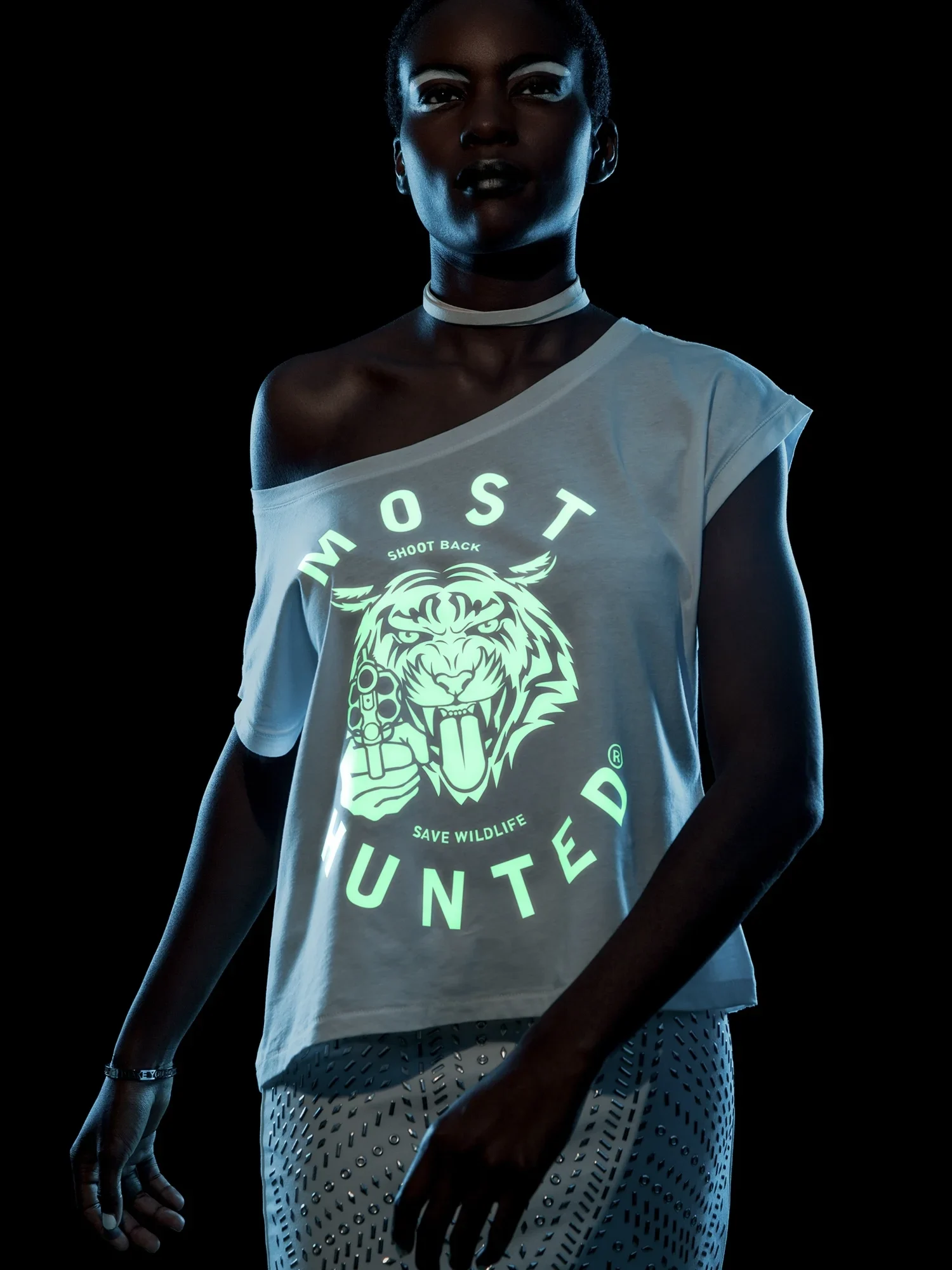 dames glow tijger off shoulder t-shirt wit