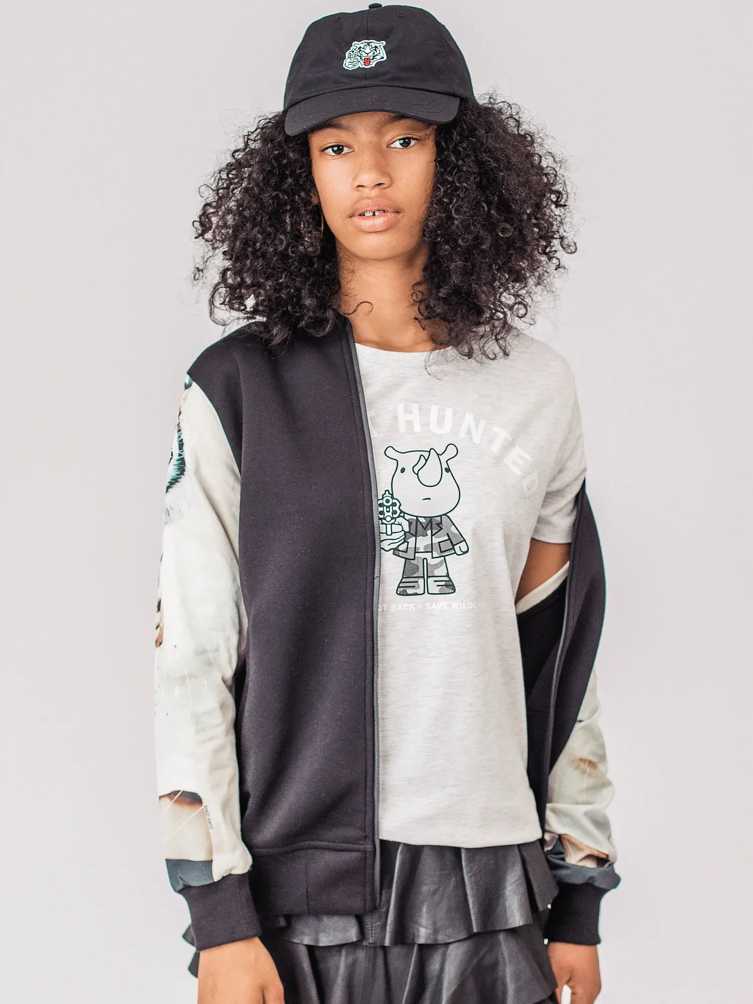 unisex t-shirt radicale neushoorn licht grijs