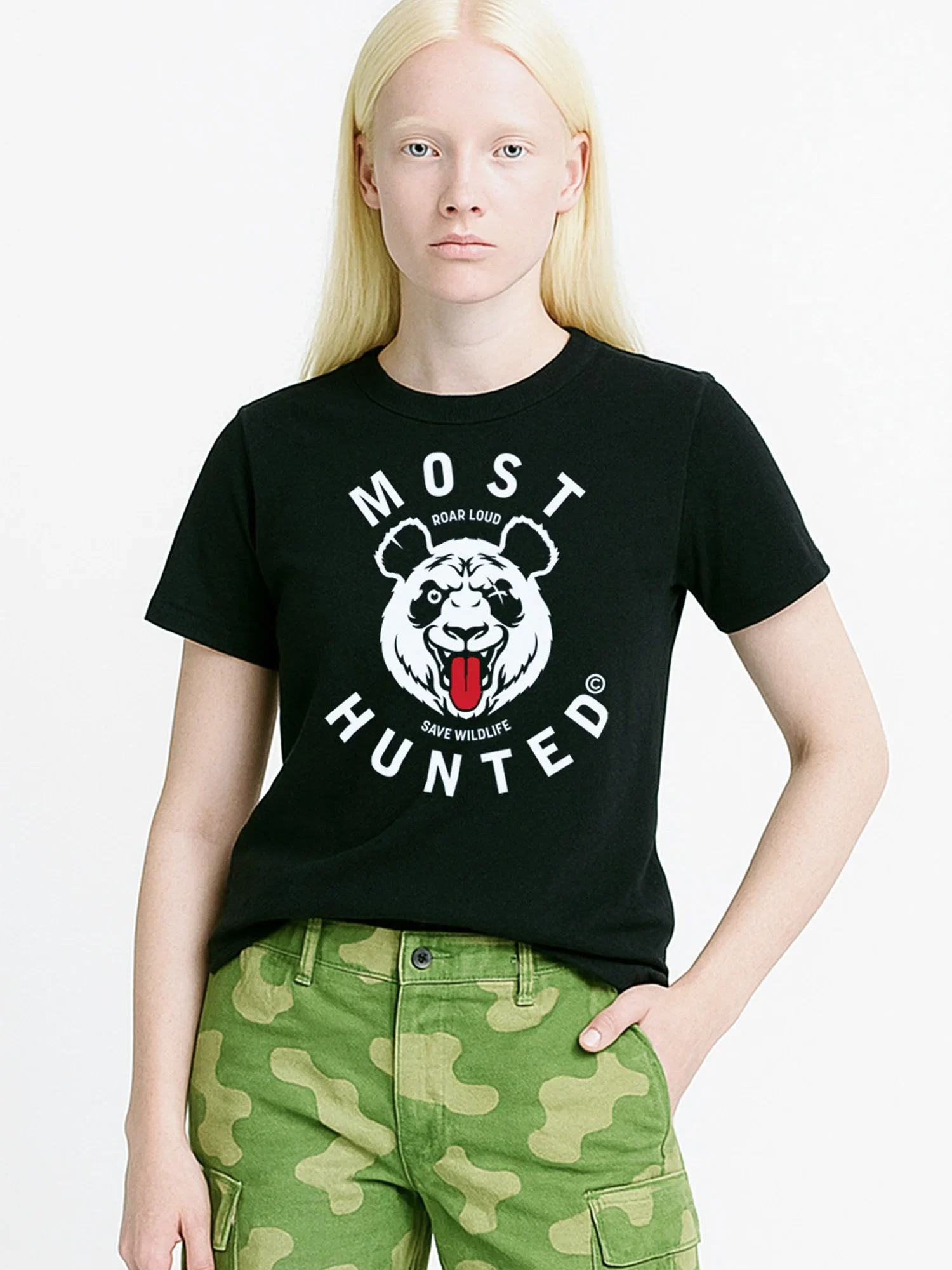 Dames T-shirt zwart met grafische panda print op de borst – MOST HUNTED